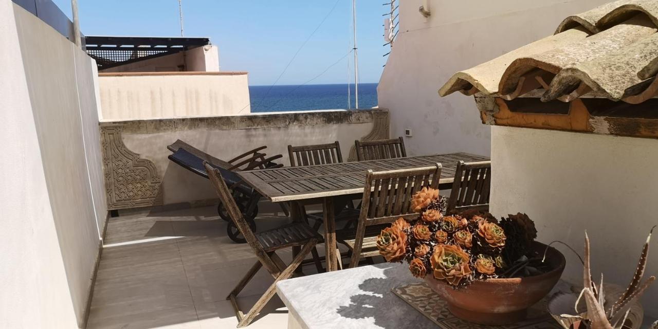 Sea-View Terrace & Bikes Moon Ortigia Holiday Home Syracuse Bagian luar foto
