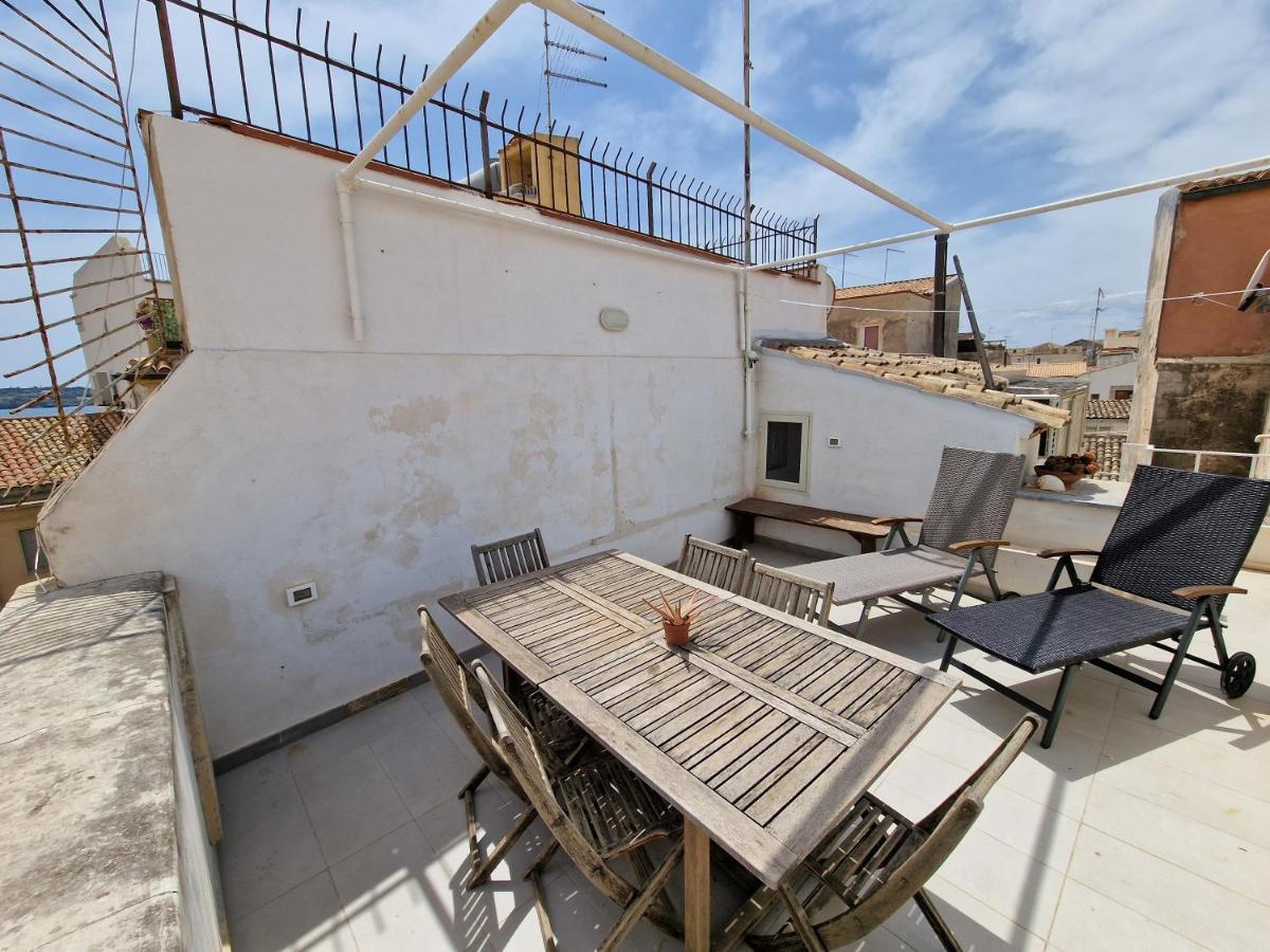 Sea-View Terrace & Bikes Moon Ortigia Holiday Home Syracuse Bagian luar foto