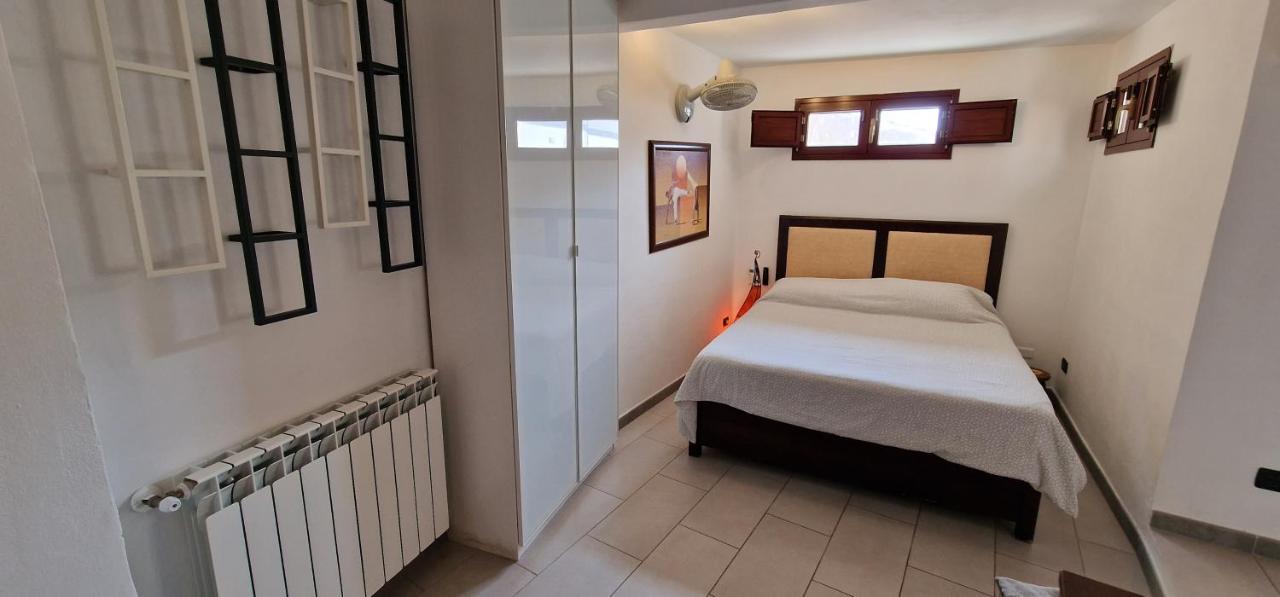 Sea-View Terrace & Bikes Moon Ortigia Holiday Home Syracuse Bagian luar foto
