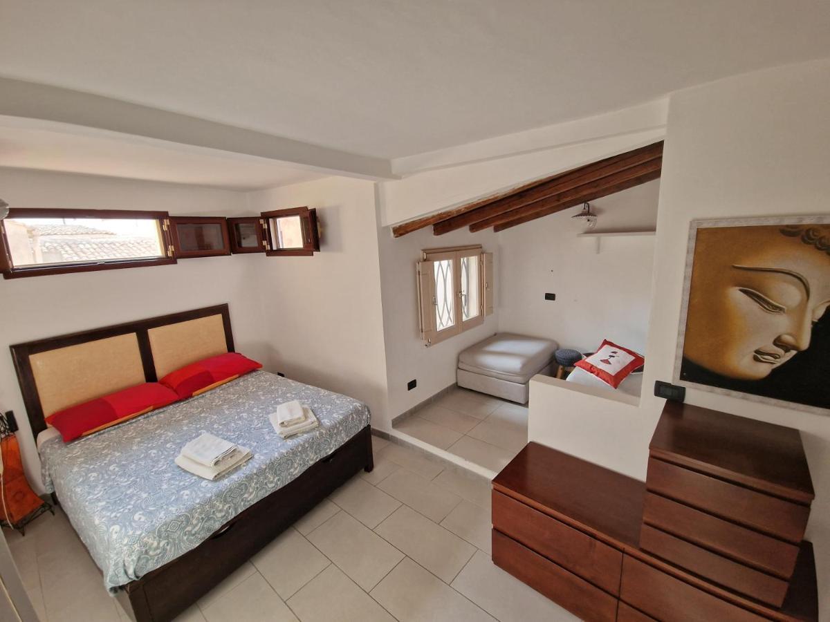 Sea-View Terrace & Bikes Moon Ortigia Holiday Home Syracuse Bagian luar foto