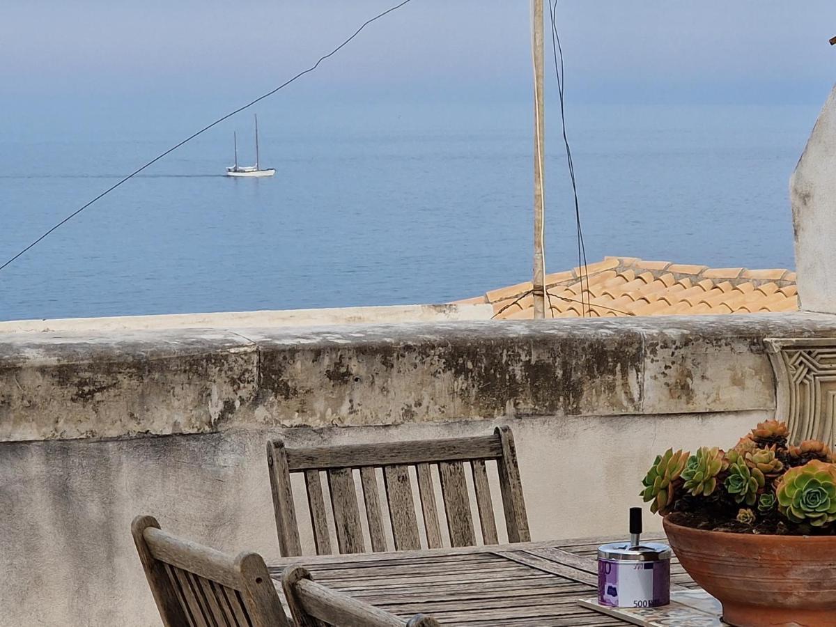 Sea-View Terrace & Bikes Moon Ortigia Holiday Home Syracuse Bagian luar foto