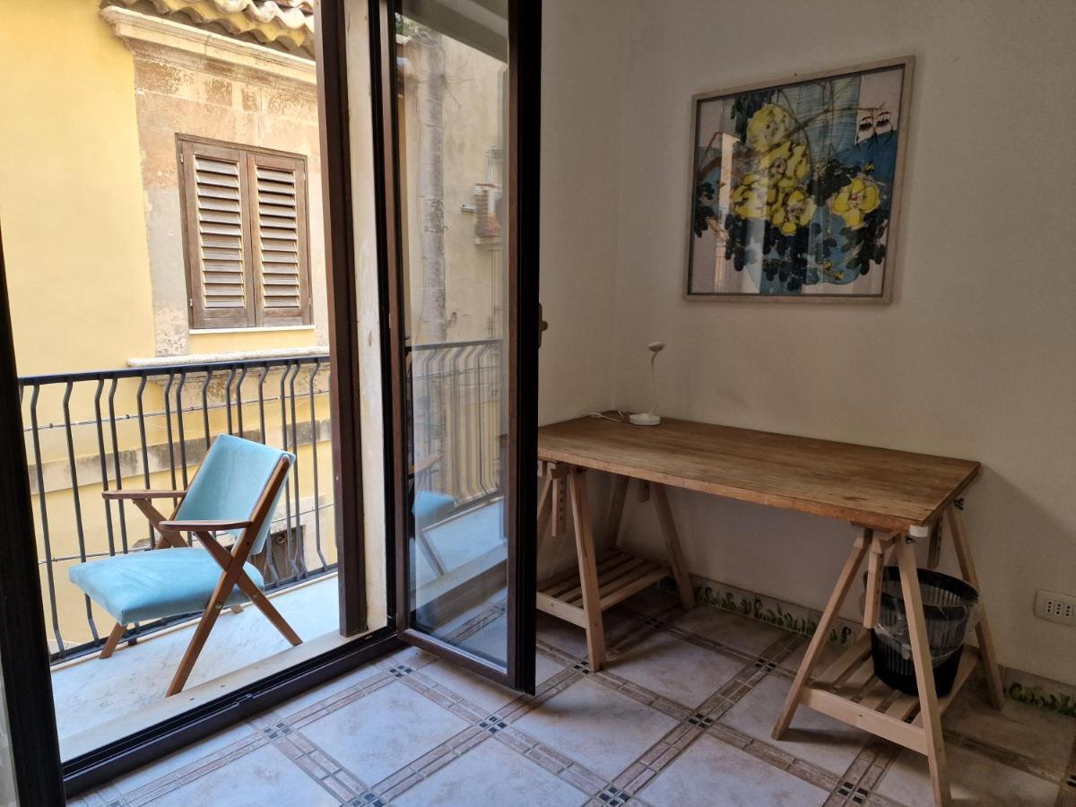 Sea-View Terrace & Bikes Moon Ortigia Holiday Home Syracuse Bagian luar foto