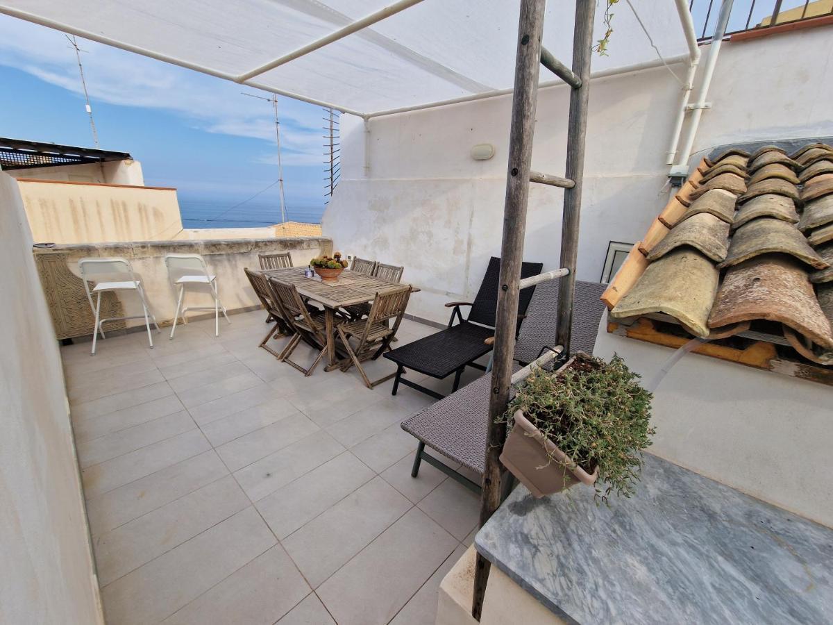 Sea-View Terrace & Bikes Moon Ortigia Holiday Home Syracuse Bagian luar foto